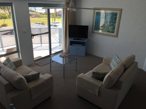 Breakers Apartments - South Australia Travel 12