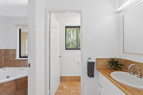 Byron Hinterland Villas - South Australia Travel 26