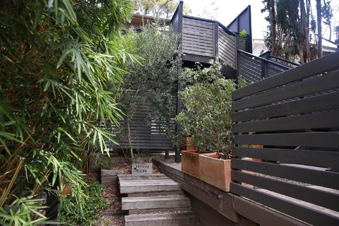 Refuge Cove On Pittwater - South Australia Travel 2