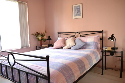 Bundle Hill Cottages - South Australia Travel 28
