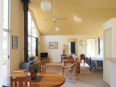 Bundle Hill Cottages - South Australia Travel 6
