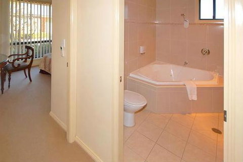 Potters Apartments - South Australia Travel 12