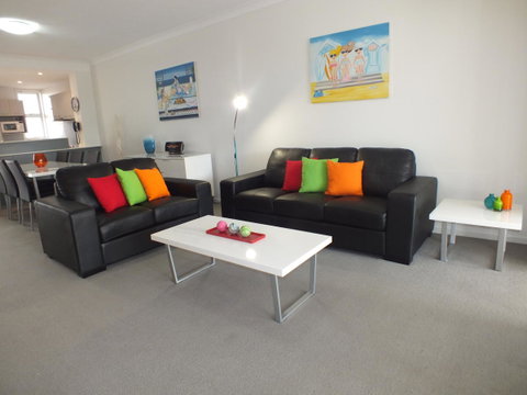 Pacific Marina Apartments - South Australia Travel 4