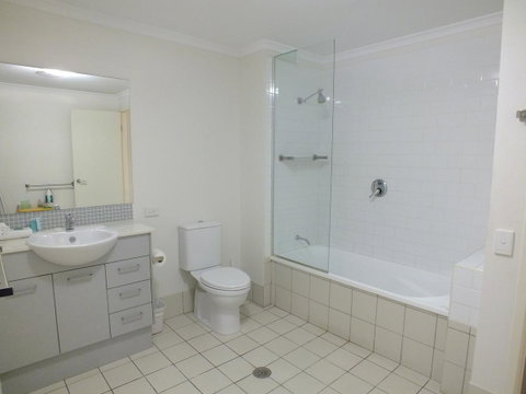 Pacific Marina Apartments - South Australia Travel 5