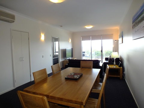 Pacific Marina Apartments - South Australia Travel 37