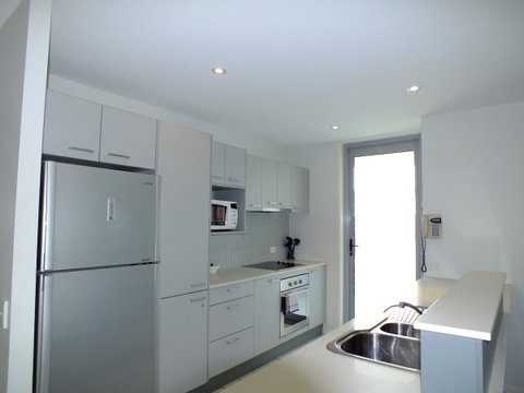 Pacific Marina Apartments - South Australia Travel 11
