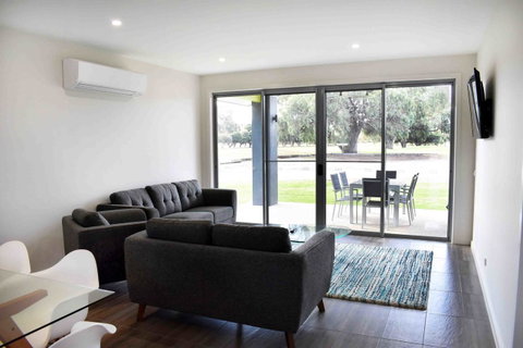 Comfort Suites Clubarham Golf Resort - South Australia Travel 14