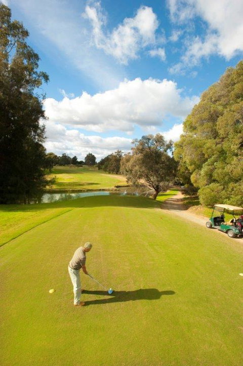 Comfort Suites Clubarham Golf Resort - South Australia Travel 1