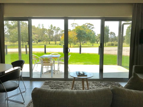 Comfort Suites Clubarham Golf Resort - South Australia Travel 13