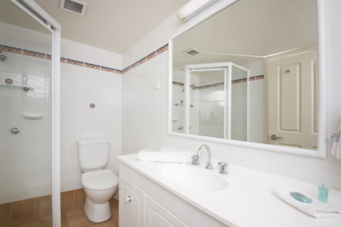 Sails Apartments - South Australia Travel 13