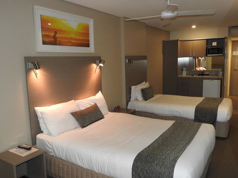 Manly Paradise Motel & Apartments - South Australia Travel 1