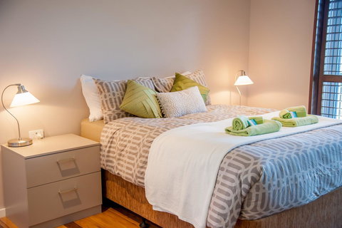 Sinclairs Country Retreat - South Australia Travel 11