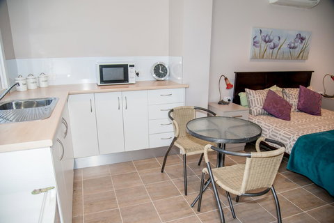 Sinclairs Country Retreat - South Australia Travel 40