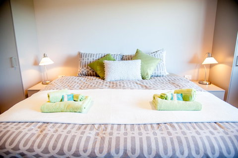 Sinclairs Country Retreat - South Australia Travel 3