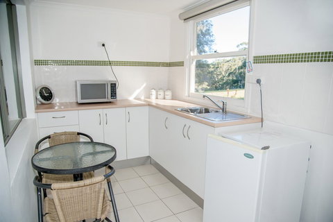 Sinclairs Country Retreat - South Australia Travel 32