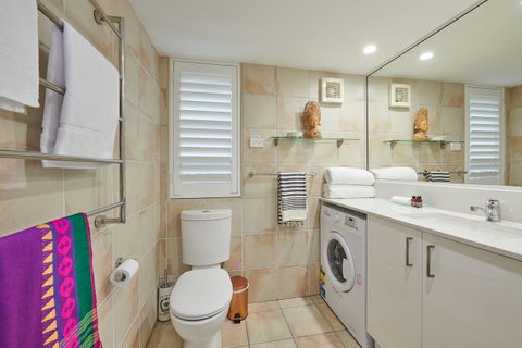 Julians Apartments - South Australia Travel 9