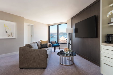 Four Seasons Hotel Sydney - South Australia Travel 1