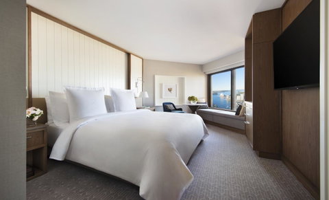 Four Seasons Hotel Sydney - South Australia Travel 12