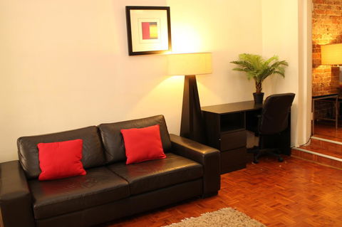 Newtown Cozy Stays - South Australia Travel 12