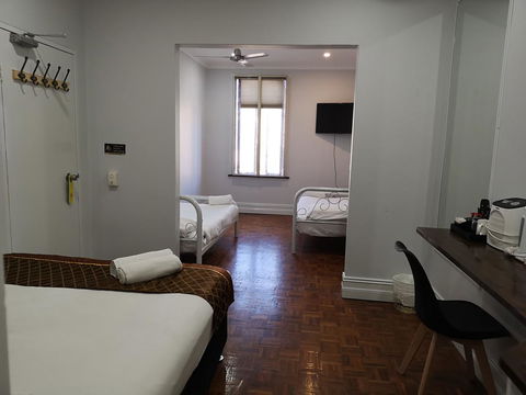 Newtown Cozy Stays - South Australia Travel 29