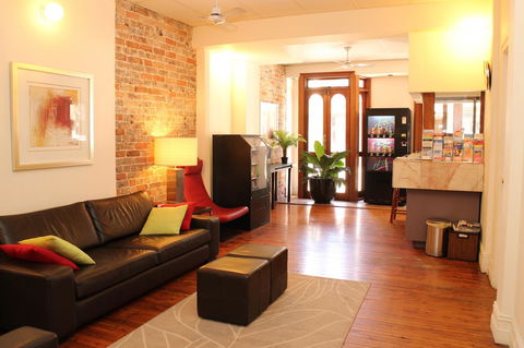 Newtown Cozy Stays - South Australia Travel 9