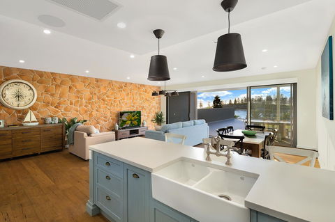 Belle Vue- Penthouse At Black Beach - South Australia Travel 4