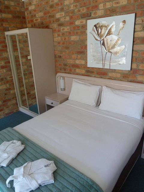 Mollymook Surfbeach Motel & Apartments - South Australia Travel 12