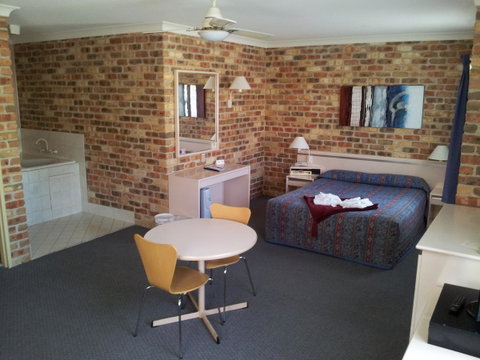 Mollymook Surfbeach Motel & Apartments - South Australia Travel 5