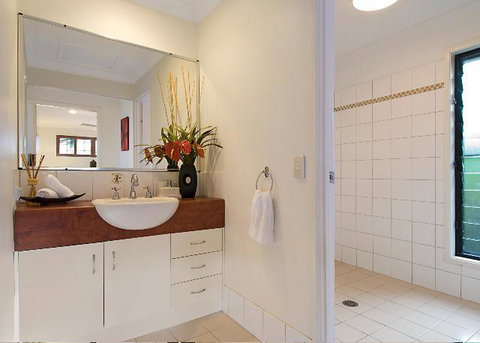 Suranadi Beach House 1 - South Australia Travel 1