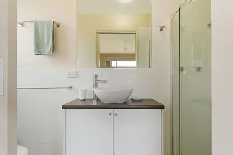 Baywatch Apartments Merimbula - South Australia Travel 12