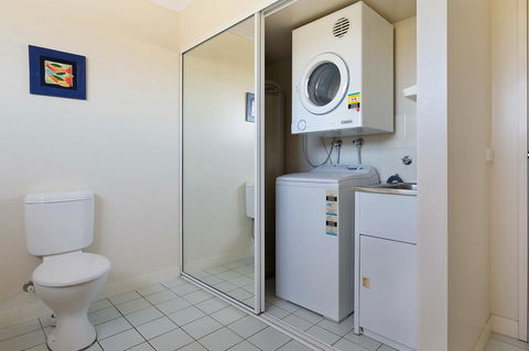 Baywatch Apartments Merimbula - South Australia Travel 17