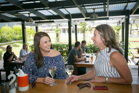 Alpha Hotel Eastern Creek - South Australia Travel 7