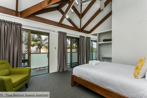 The Terraces Main Beach - South Australia Travel 44