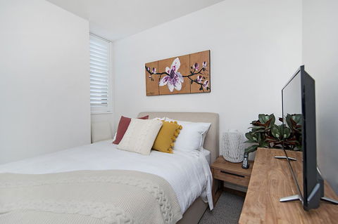 Arena Luxury Beachfront Apartment - South Australia Travel 24