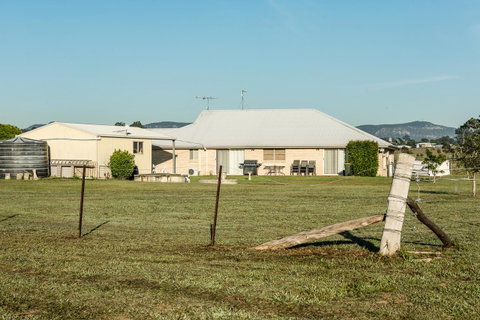 Madigan Wine Country Cottages - South Australia Travel 32