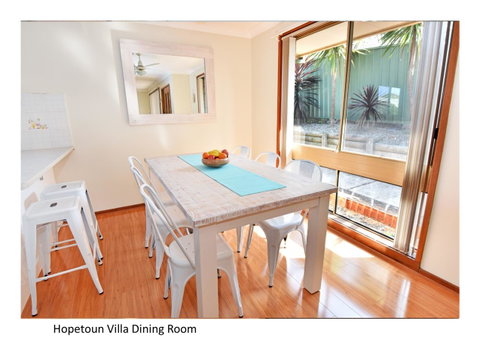 Hopetoun Villa - South Australia Travel 9