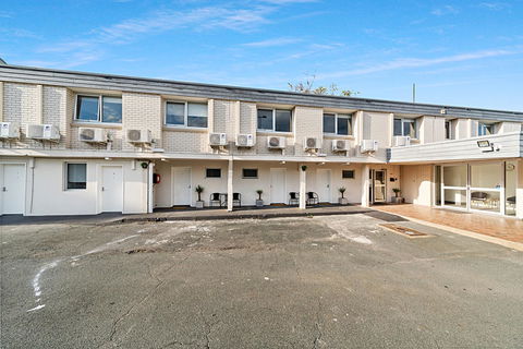 Carlton Suites - South Australia Travel 25