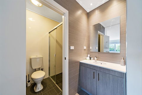 Carlton Suites - South Australia Travel 3