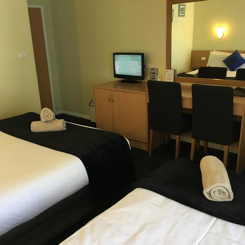 Sky Rider Motor Inn - South Australia Travel 27