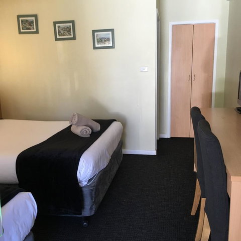 Sky Rider Motor Inn - South Australia Travel 26