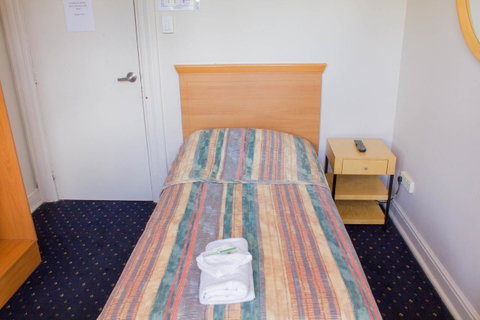 Gardners Inn Hotel - South Australia Travel 42