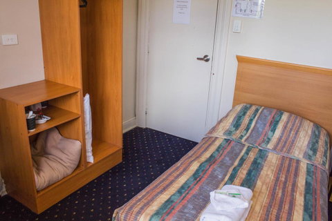 Gardners Inn Hotel - South Australia Travel 41