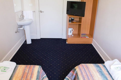 Gardners Inn Hotel - South Australia Travel 17