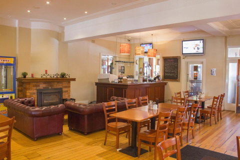 Gardners Inn Hotel - South Australia Travel 7