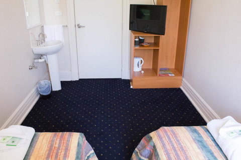 Gardners Inn Hotel - South Australia Travel 18