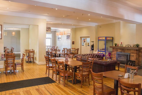 Gardners Inn Hotel - South Australia Travel 6