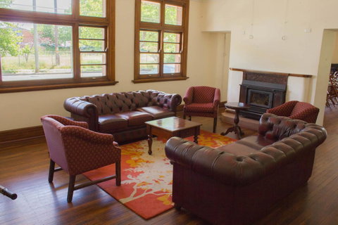 Gardners Inn Hotel - South Australia Travel 10