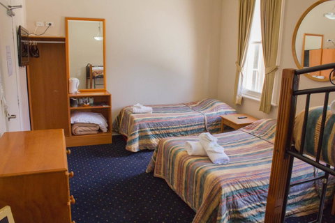 Gardners Inn Hotel - South Australia Travel 21