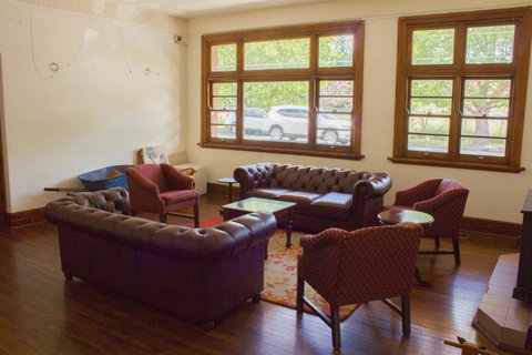 Gardners Inn Hotel - South Australia Travel 11