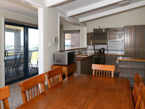 2 Cliff Road - South Australia Travel 5